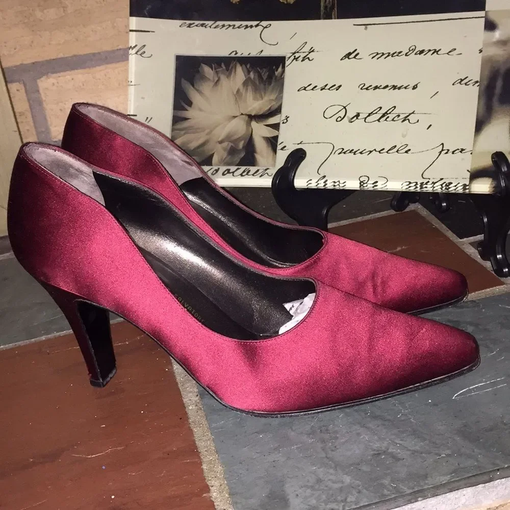 Salvatore Ferragamo Women's Burgundy Satin Heels Pump Size 9 Wedding Luxury Luxe
